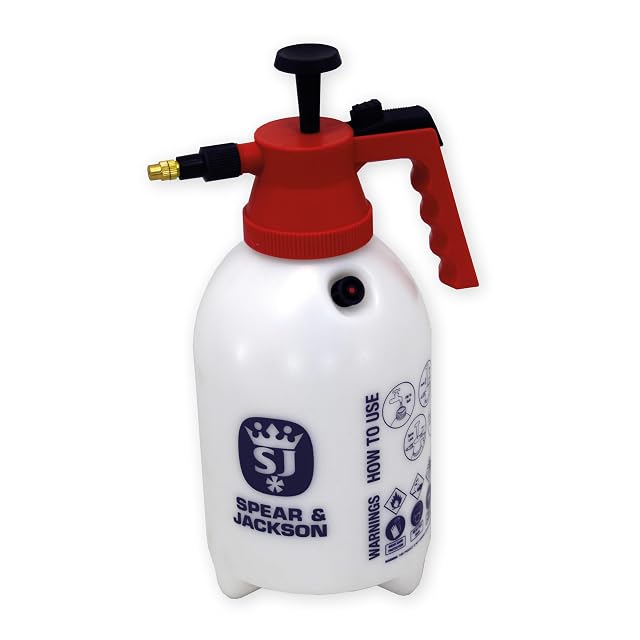 Two litre hand pressure sprayer with brass nozzle
