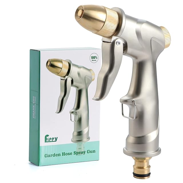 Short metal garden spray gun with brass nozzle head